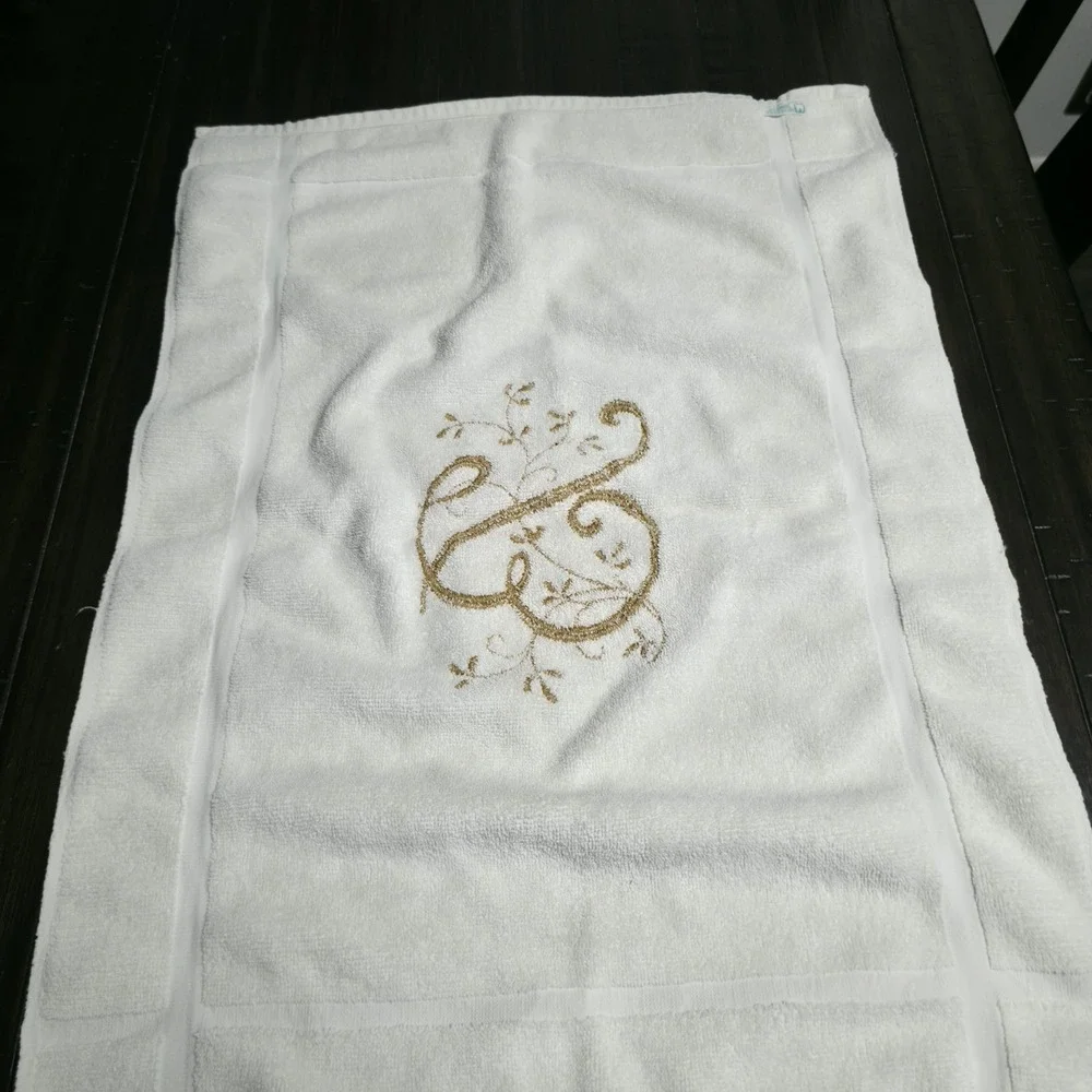VTG Muscogee White Hand Towel All Cotton Gold Embroidered Monogram B Leaf USA